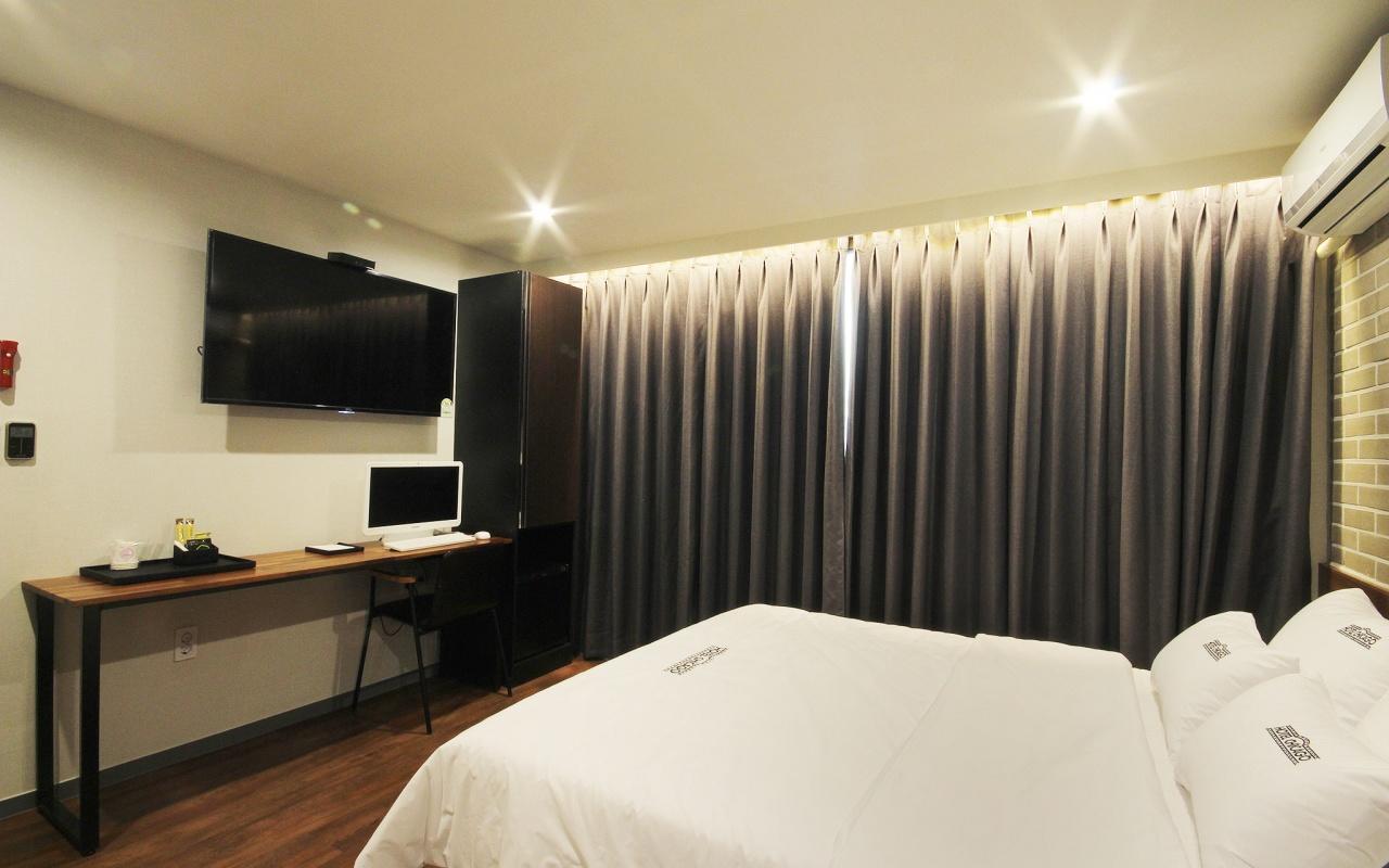 Hotel Chicago Čindžu Exteriér fotografie